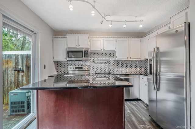 26 Amesworth Court, Middle Island, NY 11953