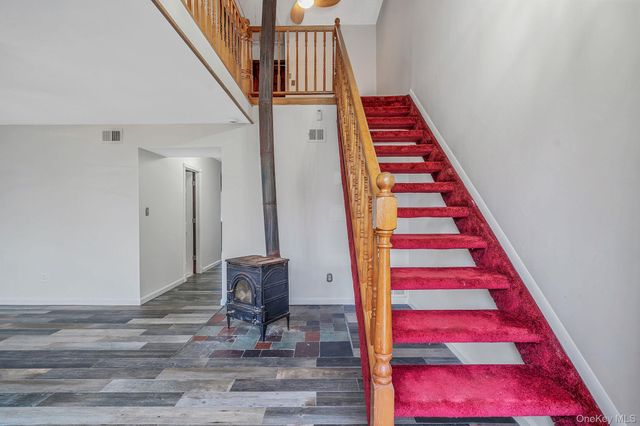 26 Amesworth Court, Middle Island, NY 11953