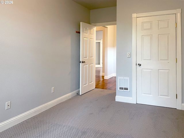 1614 KAUFFMAN Ave, Vancouver, WA 98660