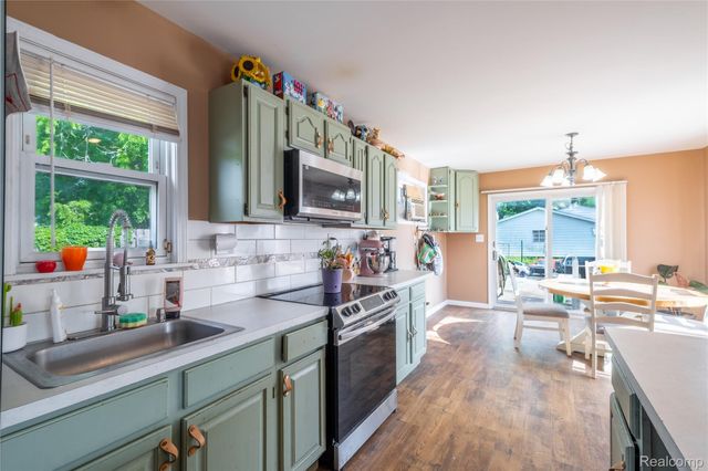 3431 Griffith Court, Burton, MI 48529