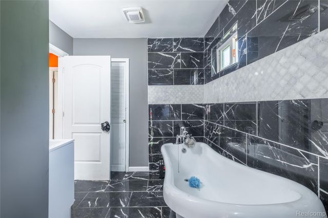3431 Griffith Court, Burton, MI 48529