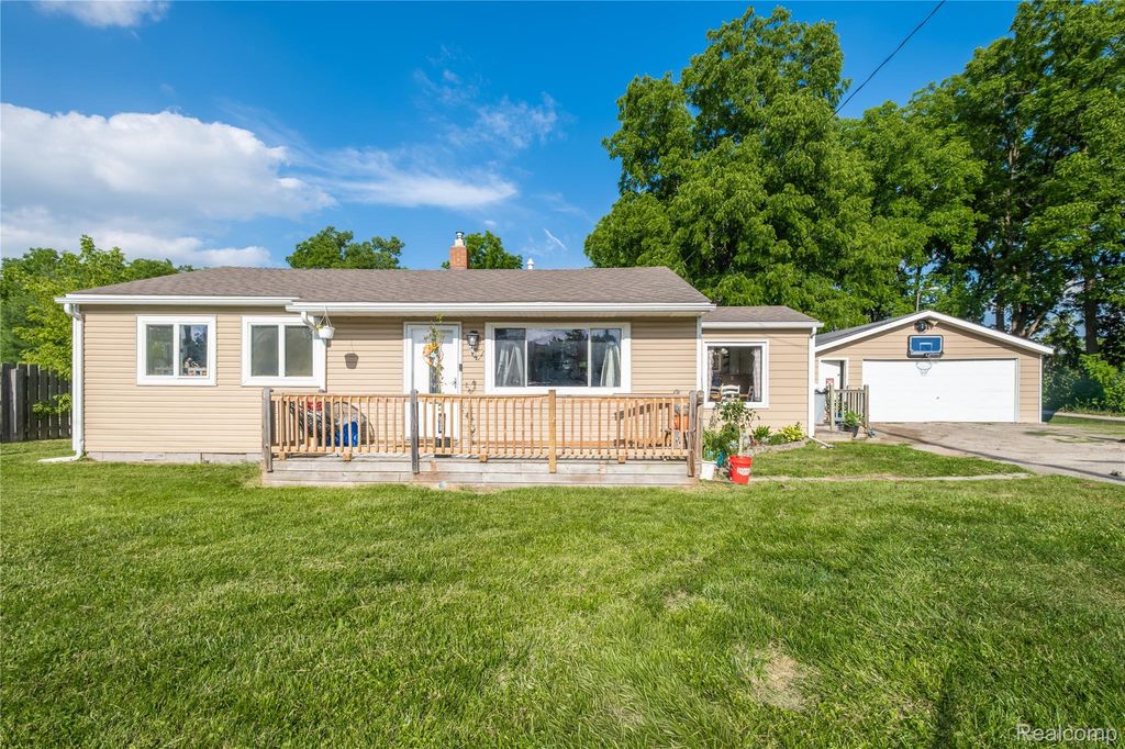 3431 Griffith Court, Burton, MI 48529