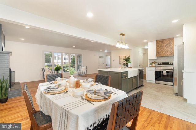 8 GRINNEL DR, Camp Hill, PA 17011