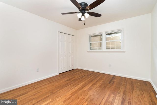 8 GRINNEL DR, Camp Hill, PA 17011