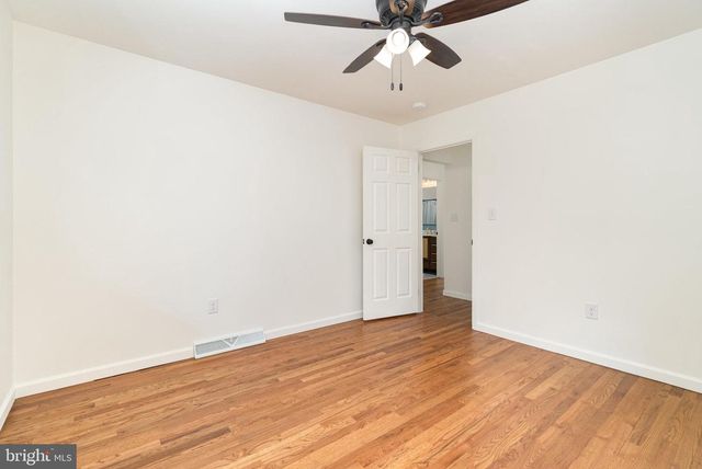 8 GRINNEL DR, Camp Hill, PA 17011
