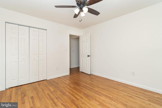 8 GRINNEL DR, Camp Hill, PA 17011