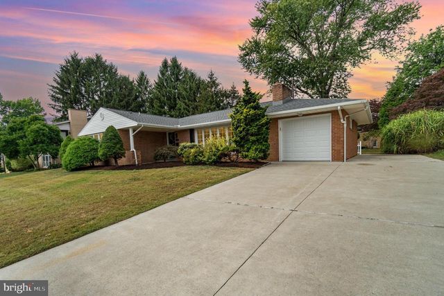 8 GRINNEL DR, Camp Hill, PA 17011
