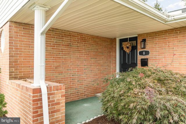 8 GRINNEL DR, Camp Hill, PA 17011