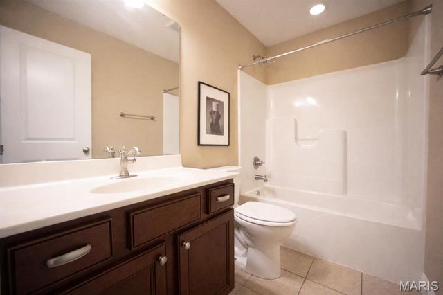 7008 Augusta Drive, Glen Carbon, IL 62034