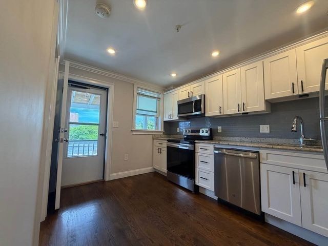 41 W Walnut 3, Boston, MA 02119