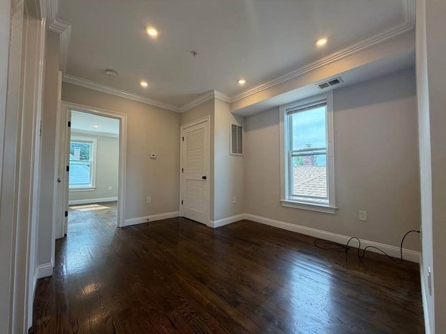 41 W Walnut 3, Boston, MA 02119