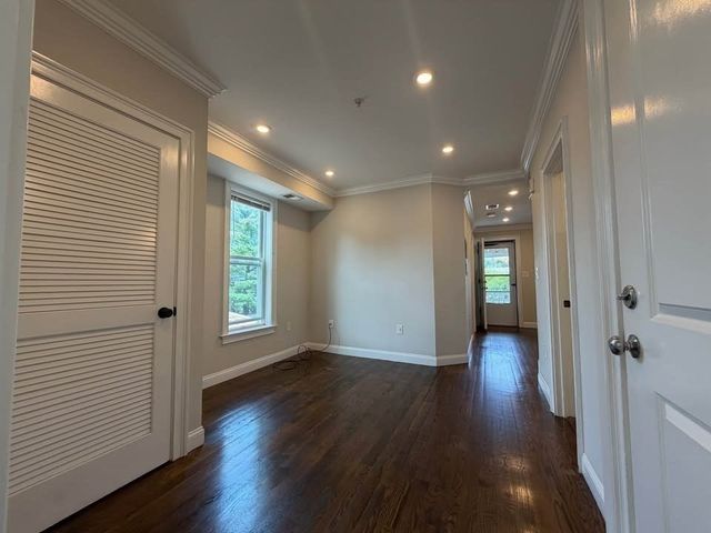 41 W Walnut 3, Boston, MA 02119