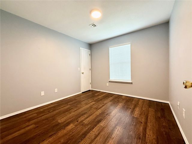 3102 NE 12 Street, Bentonville, AR 72712