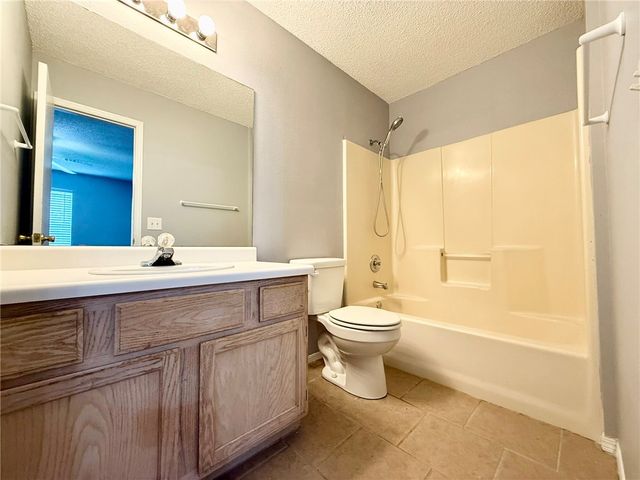 3102 NE 12 Street, Bentonville, AR 72712