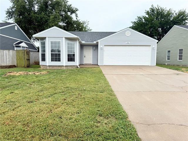 3102 NE 12 Street, Bentonville, AR 72712