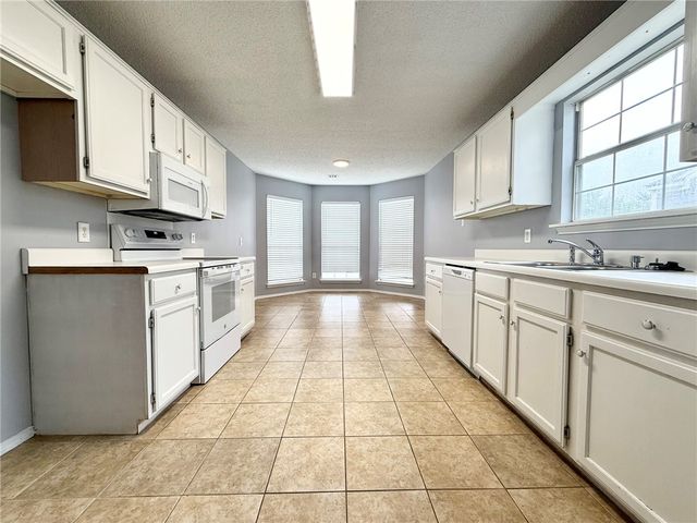 3102 NE 12 Street, Bentonville, AR 72712