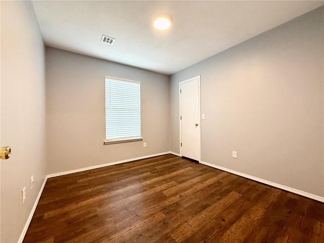 3102 NE 12 Street, Bentonville, AR 72712