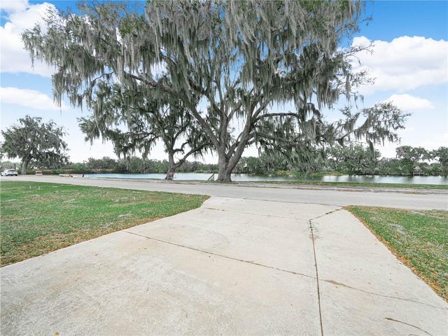 530 N FRENCH AVENUE, Fort Meade, FL 33841