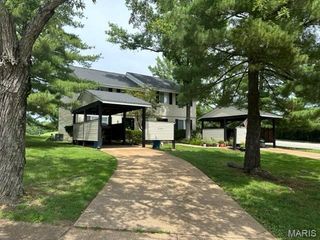 509 Briarhill Court, Ballwin, MO 63021