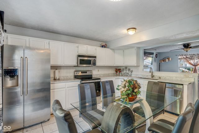 5850 Brobeck Lane, Indianapolis, IN 46254