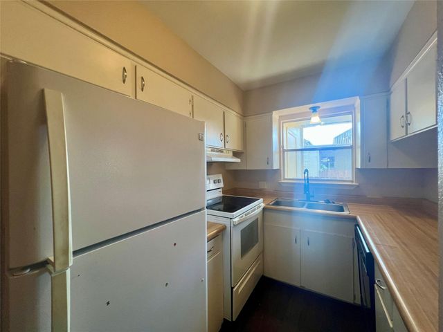 7714 Renwick Drive K107, Houston, TX 77081