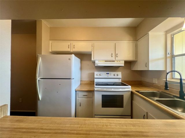 7714 Renwick Drive K107, Houston, TX 77081