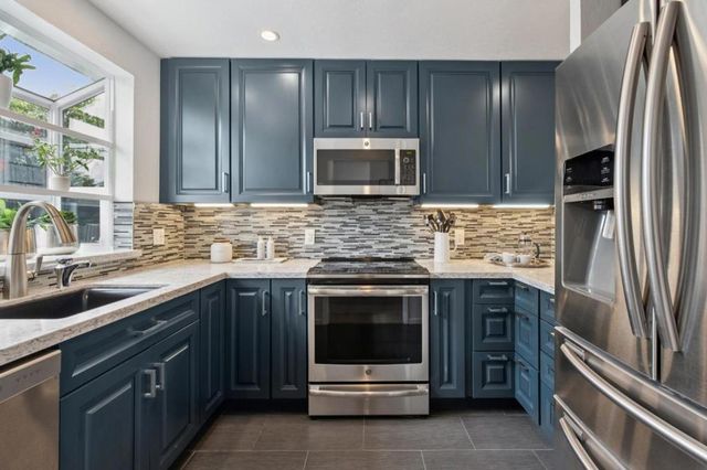 18 Cape Hatteras Court, Redwood City, CA 94065