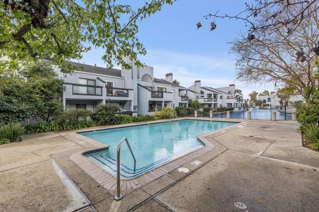 18 Cape Hatteras Court, Redwood City, CA 94065