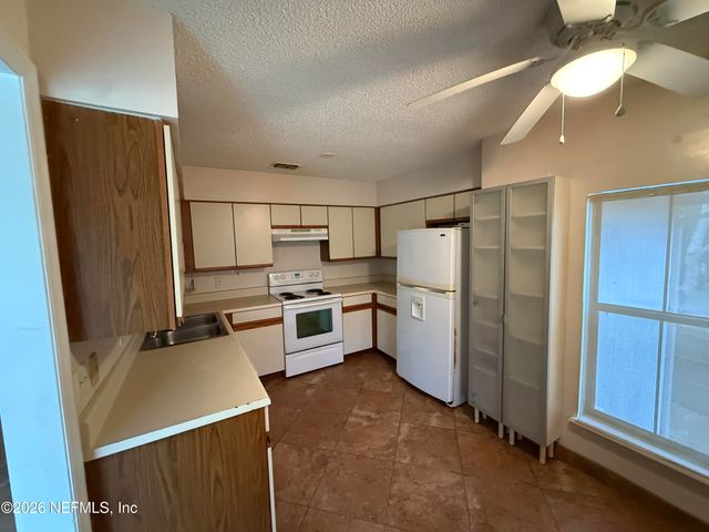 1102 WOOD HILL Place 1102, Jacksonville, FL 32256