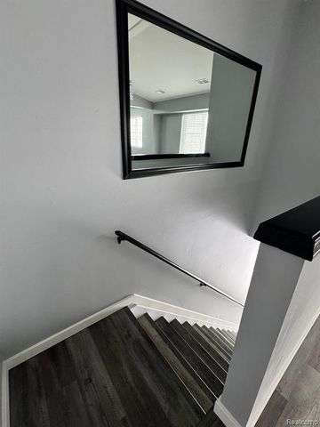 31844 Kelly Road 4, Roseville, MI 48066