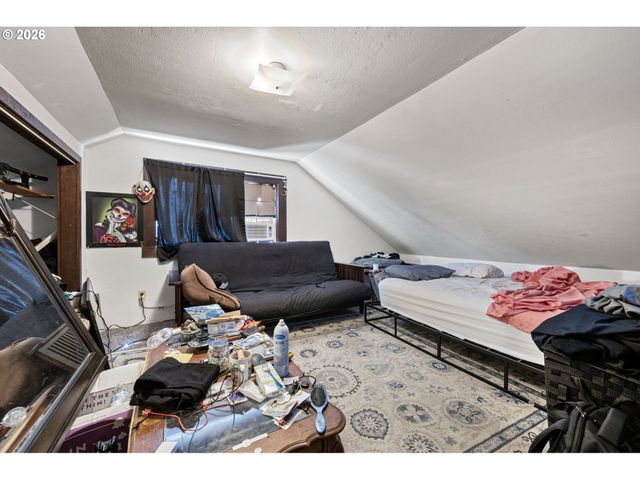 93 SHADY Loop, Springfield, OR 97477