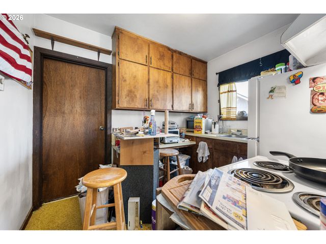 93 SHADY Loop, Springfield, OR 97477
