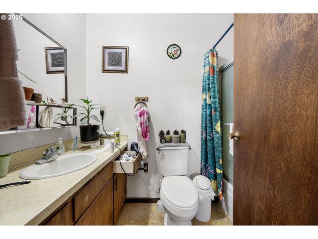 93 SHADY Loop, Springfield, OR 97477