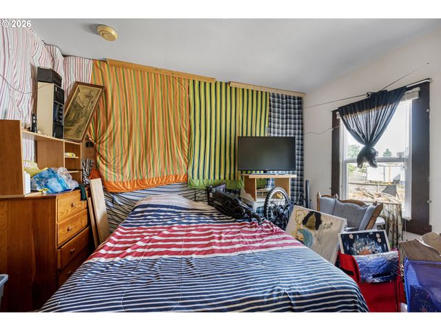 93 SHADY Loop, Springfield, OR 97477