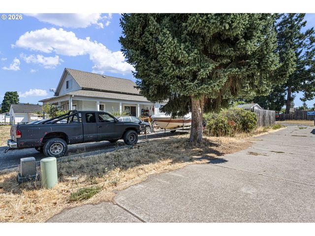 93 SHADY Loop, Springfield, OR 97477