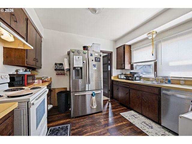 93 SHADY Loop, Springfield, OR 97477