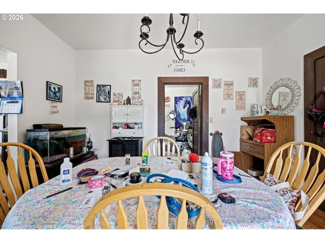 93 SHADY Loop, Springfield, OR 97477