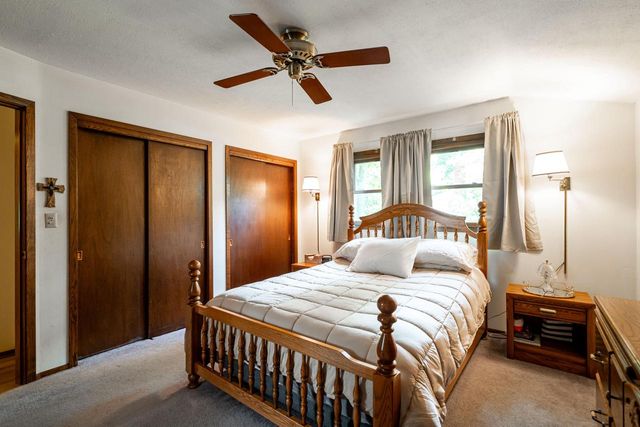 3805 W Glenwood DRIVE, Franklin, WI 53132