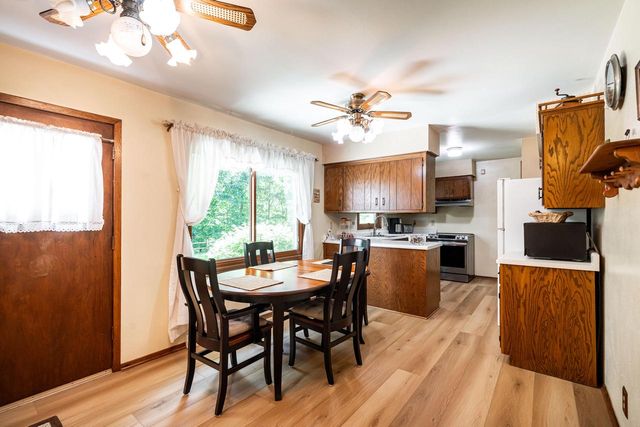3805 W Glenwood DRIVE, Franklin, WI 53132