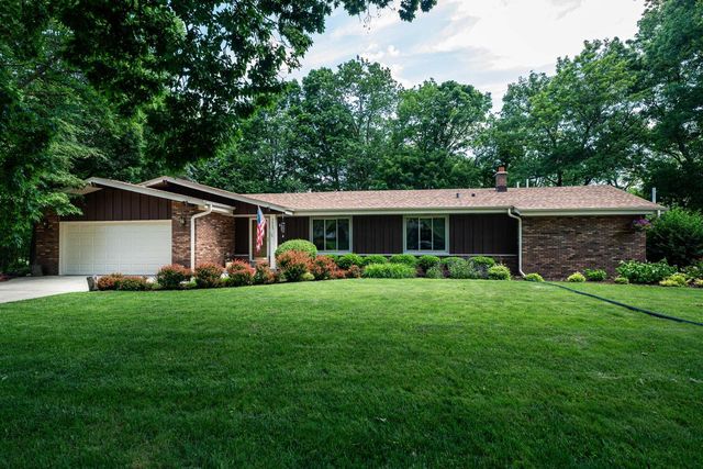 3805 W Glenwood DRIVE, Franklin, WI 53132
