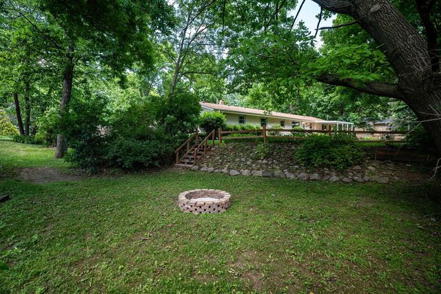 3805 W Glenwood DRIVE, Franklin, WI 53132