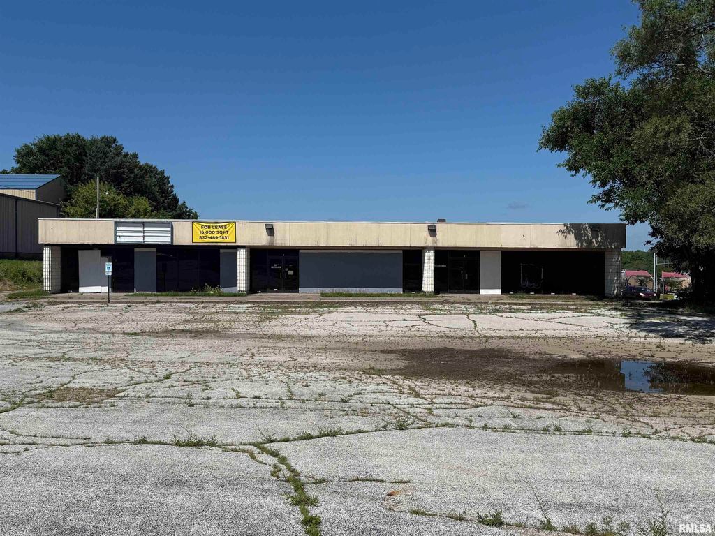 4128 BRADY Street, Davenport, IA 52806