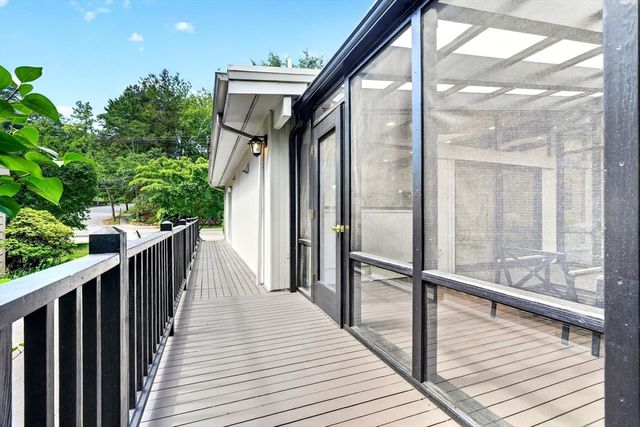 365 Newton St, Brookline, MA 02467