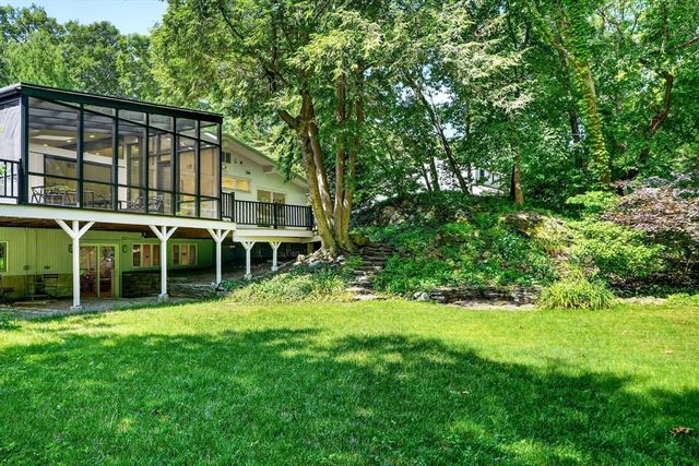 365 Newton St, Brookline, MA 02467