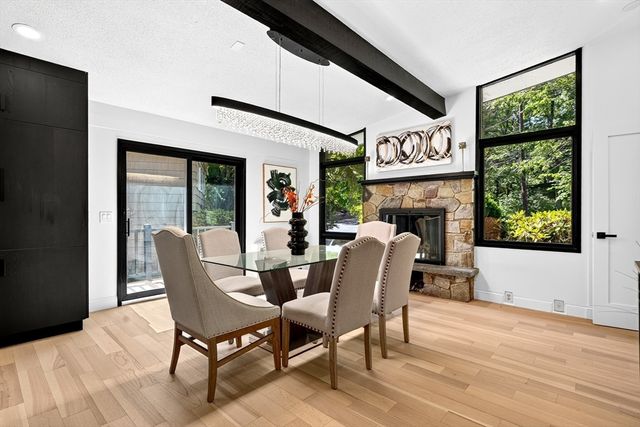 365 Newton St, Brookline, MA 02467