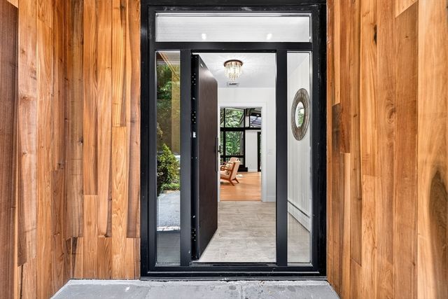 365 Newton St, Brookline, MA 02467