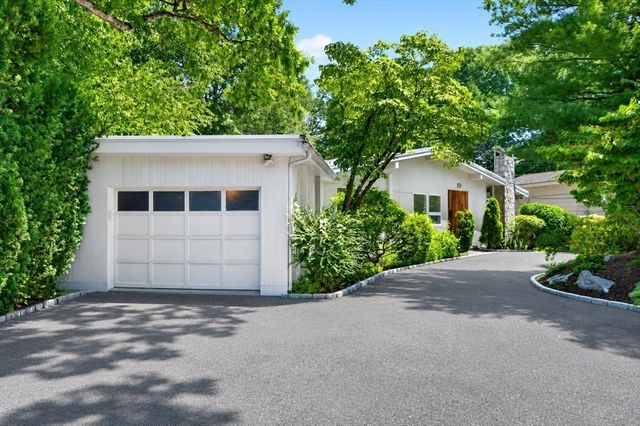 365 Newton St, Brookline, MA 02467