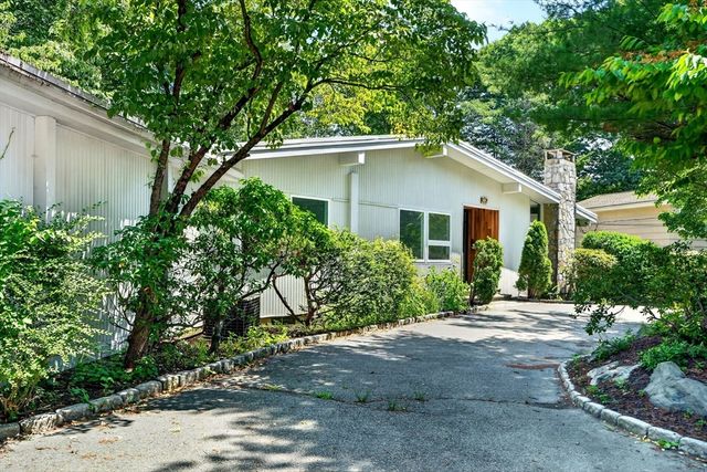 365 Newton St, Brookline, MA 02467