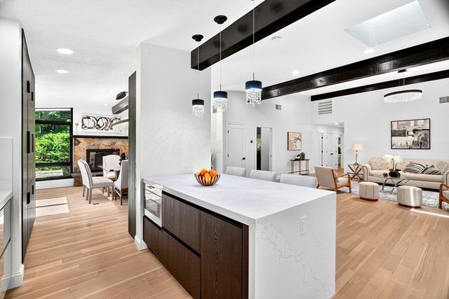 365 Newton St, Brookline, MA 02467