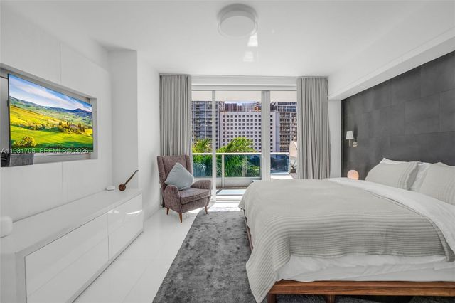 200 Biscayne Boulevard Way 309, Miami, FL 33131